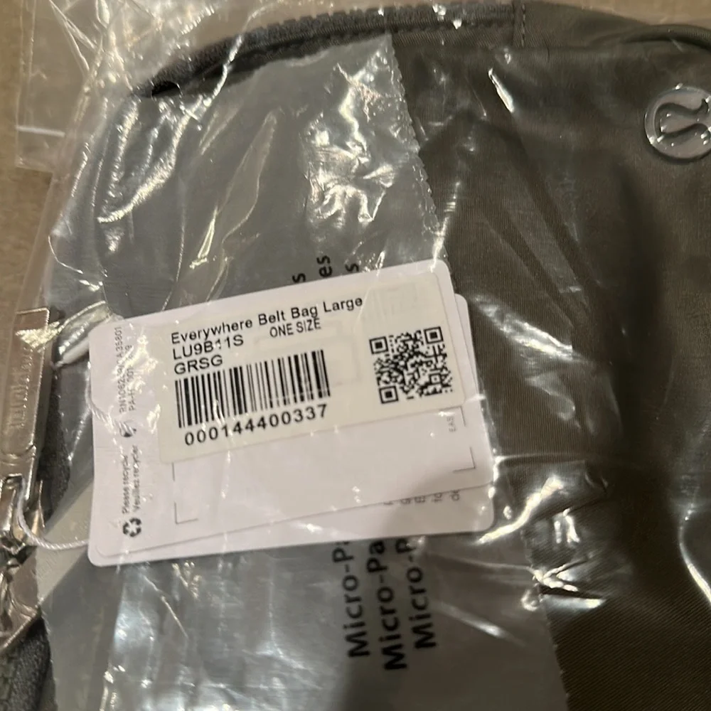 Lululemon Everywhere Belt Bag. NEW. Large 2L - Picture 7 of 12